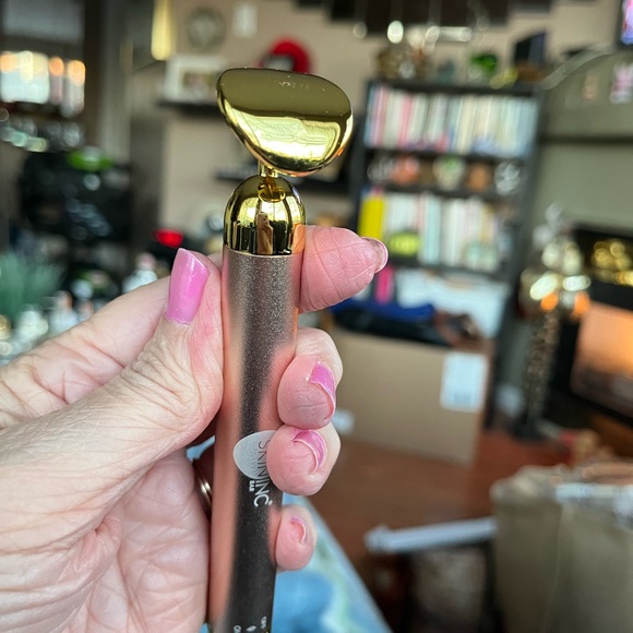 BNIB SKIN INC. SCULPT LIFT BAR 24K GOLD. - Picture 5 of 10